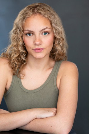 Lauren Viau